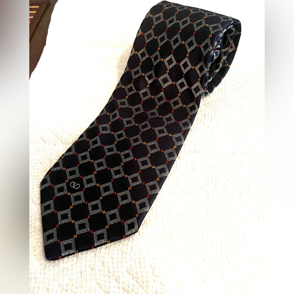 Valentino Carvatte Tie Dark Blue
And Silver